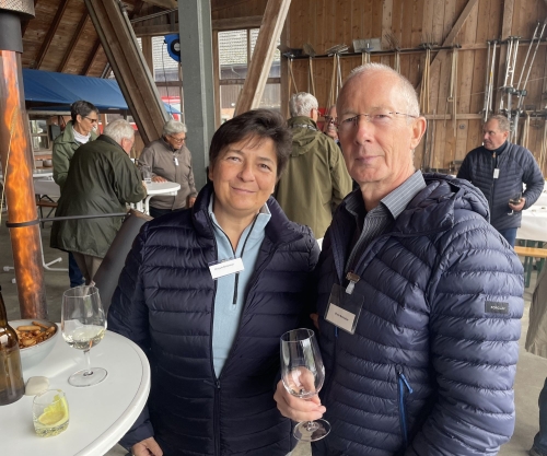 Mirjam und Bruno - im Hintergrund die Stelzen